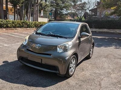 Toyota iQ