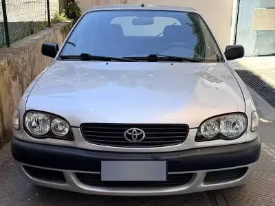 Usata Toyota Corolla 97 CV (71 kW) 2001 Grigio Berlina