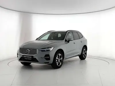 Nuova Volvo XC60 Core 250 CV (183 kW) 2026 Vapour grey SUV
