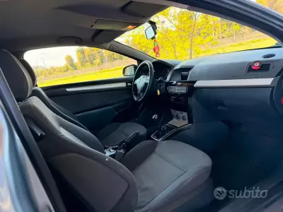 Usata Opel Astra 90 CV (66 kW) 2008 Berlina