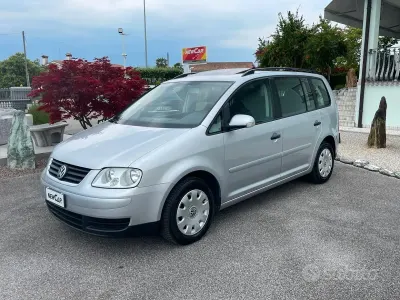 Usata VW Touran Trendline 105 CV (77 kW) 2006 Grigio Monovolume