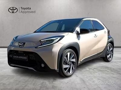 Usata Toyota Aygo X Lounge 72 CV (52 kW) 2023 Beige SUV