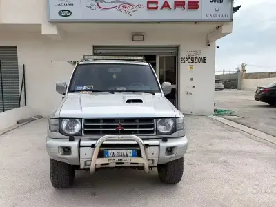 Usata Mitsubishi Pajero Invite 100 CV (73 kW) 1993 Grigio SUV