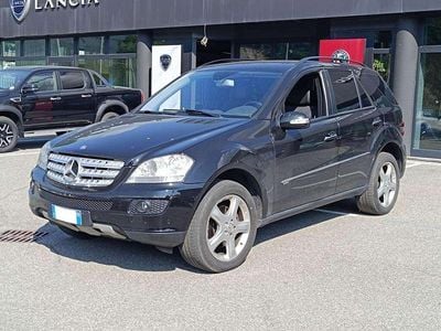 Usata Mercedes ML320 224 CV (164 kW) 2007 Argento SUV