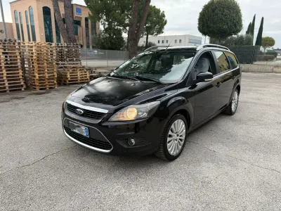 Käytetty Ford Focus 95 HP (69 kW) 2009 Harmaa Farmari