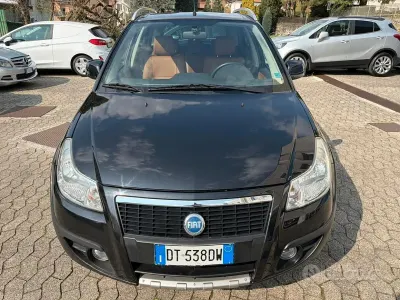 Usata Fiat Sedici Emotion 107 CV (78 kW) 2009 Nero SUV
