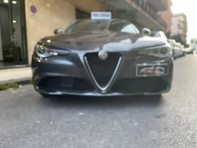 Usata Alfa Romeo Giulia Business 160 CV (117 kW) 2020 Grigio Berlina