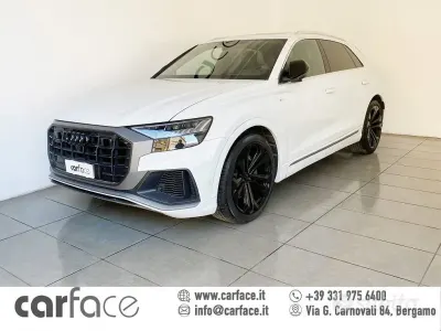 Usata Audi Q8 Sport 286 CV (210 kW) 2019 Bianco metallizzato SUV