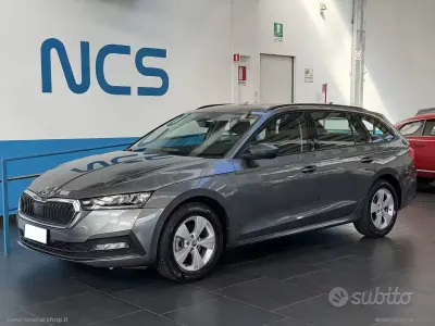 Usata Skoda Octavia Executive 150 CV (110 kW) 2022 Grigio Station wagon