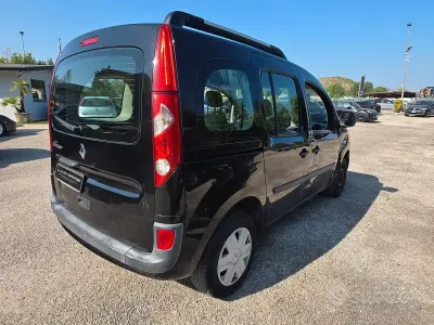 Usata Renault Kangoo 85 CV (62 kW) 2010 Nero Monovolume
