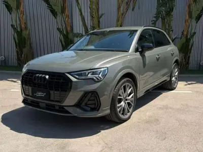 Usata Audi Q3 150 CV (110 kW) 2024 Grigio chronos SUV