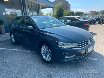 Usata VW Passat Business 150 CV (110 kW) 2021 Grigio Station wagon