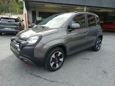 Usata Fiat Panda Cross Cross 69 CV (50 kW) 2023 Grigio scuro metallizzato Utilitaria
