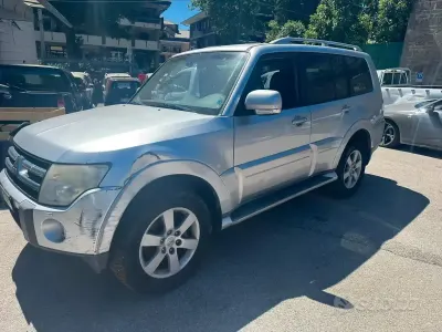 Usata Mitsubishi Pajero Instyle 170 CV (125 kW) 2008 Grigio SUV