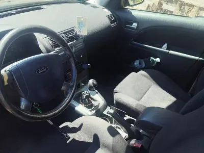 Usata Ford Mondeo 131 CV (96 kW) 2004 Blu Berlina