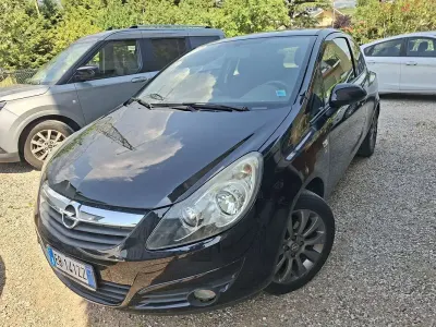 Usata Opel Corsa Edition 86 CV (63 kW) 2010 Utilitaria