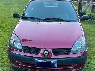 Usata Renault Clio II 2001 Rosso Berlina