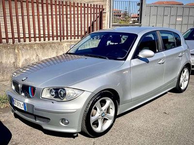 Usata BMW 118 122 CV (89 kW) 2006 Grigio Utilitaria