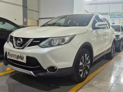 Usata Nissan Qashqai Acenta 110 CV (80 kW) 2017 Grigio SUV