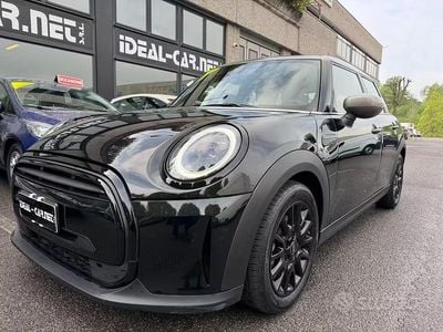 Begagnad Mini Cooper Classic 136 HK (100 kW) 2023 Svart Halvkombi