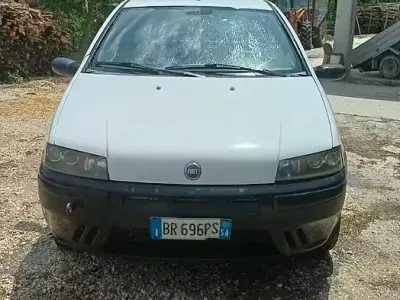 Usata Fiat Punto 60 CV (44 kW) 2001 Bianco Utilitaria