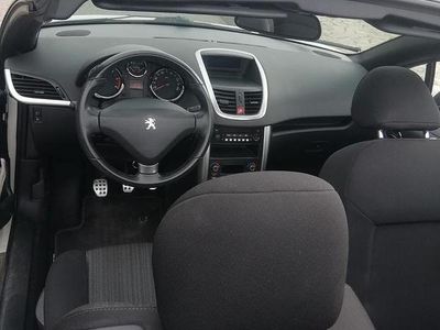 Begagnad Peugeot 207 112 HK (82 kW) 2014 Vit Cab