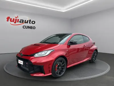 Ny Toyota Yaris Aero 280 HK (205 kW) 2026 Röd Halvkombi