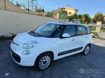 Usado Fiat 500L Pop Star 120 CV (88 kW) 2016 Blanco Monovolumen