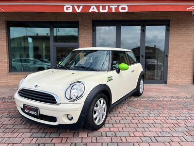 Usata Mini ONE 75 CV (55 kW) 2010 Beige Utilitaria