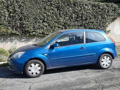 Usata Ford Fiesta 90 CV (66 kW) 2007 Blu Utilitaria