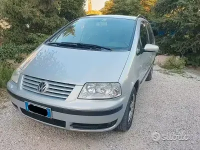 Usata VW Sharan 110 CV (80 kW) 2002 Grigio Monovolume
