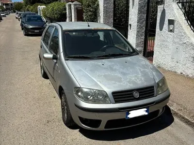 Usata Fiat Punto 69 CV (50 kW) 2004 Utilitaria