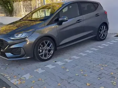 Begagnad Ford Fiesta ST-Line 125 HK (91 kW) 2023 Grå Halvkombi