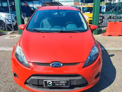 Usata Ford Fiesta 92 CV (67 kW) 2010 Rosso Berlina