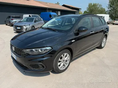 Usata Fiat Tipo Easy 120 CV (88 kW) 2019 Nero Station wagon