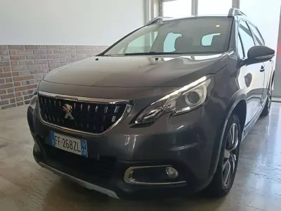 Usata Peugeot 2008 Allure 110 CV (80 kW) 2016 Grigio SUV