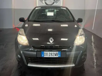 Usata Renault Clio III Luxe 75 CV (55 kW) 2009 Lucido Berlina