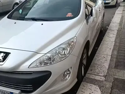 Gebraucht Peugeot 308 CC 112 PS (82 kW) 2009 Weiß Cabrio