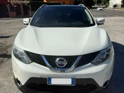 Usata Nissan Qashqai N-Connecta 131 CV (96 kW) 2016 Bianco SUV