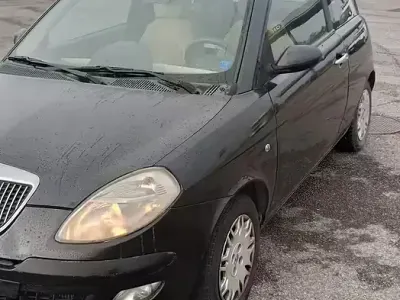 Gebraucht Lancia Ypsilon 69 PS (50 kW) 2004 Schwarz Kleinwagen