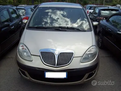 Usata Lancia Musa 69 CV (50 kW) 2010 Marrone Monovolume
