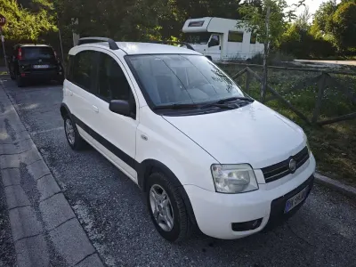 Usata Fiat Panda Climbing 60 CV (44 kW) 2008 Bianco Utilitaria