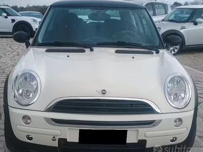 Usata Mini One D 75 CV (55 kW) 2005 Beige Utilitaria