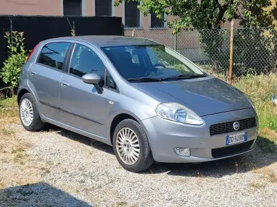 Usata Fiat Grande Punto Active 65 CV (47 kW) 2007 Grigio Utilitaria