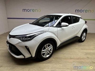 Usata Toyota C-HR Active 122 CV (89 kW) 2022 Bianco SUV