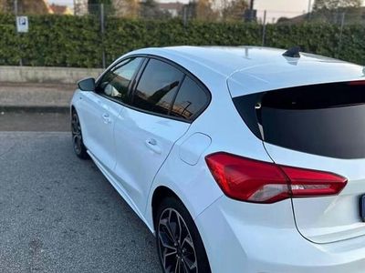 Usata Ford Focus 125 CV (91 kW) 2021 Bianco Berlina