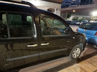 Usata Renault Kangoo 90 CV (66 kW) 2015 Marrone Monovolume