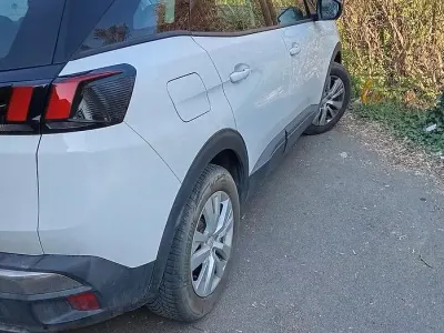 Usata Peugeot 3008 Allure Turbo 131 CV (96 kW) 2020 Bianco SUV