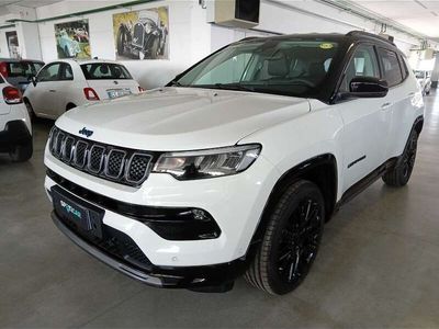 Usata Jeep Compass 179 CV (131 kW) 2024 Alpine white con tetto nero SUV