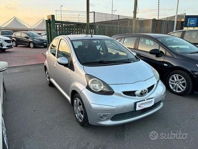 Brugt Toyota Aygo 68 HK (50 kW) 2007 Grå Hatchback